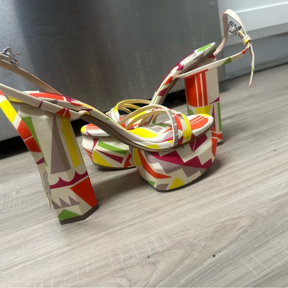 Never Worn Gianni Bini multi color platform heels - Picture 2 of 10